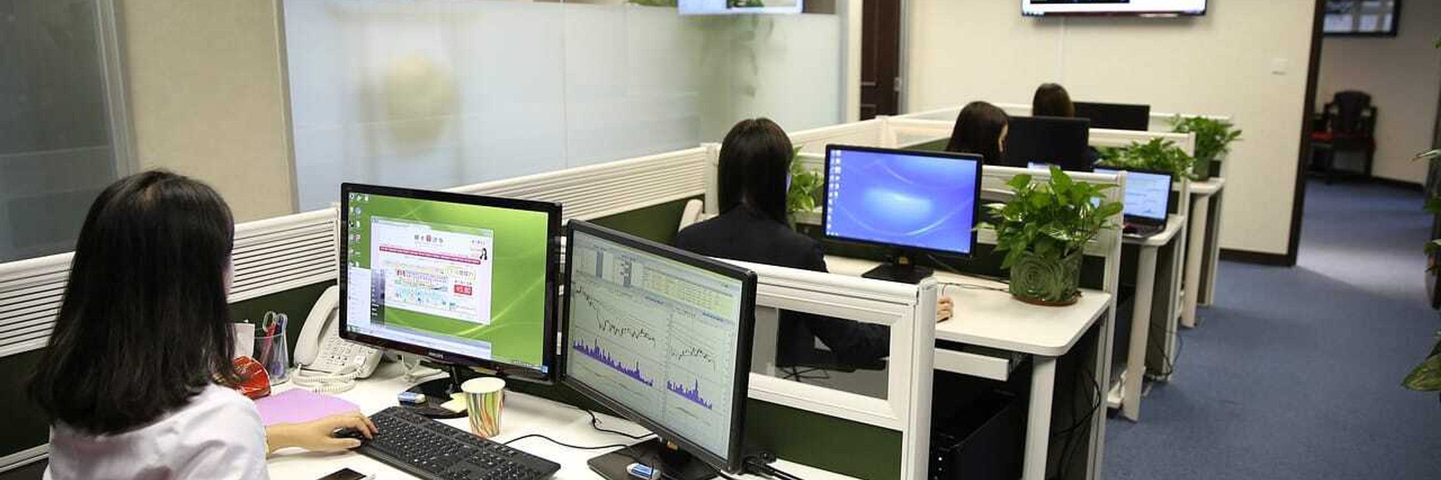 Business people 1572059 1280