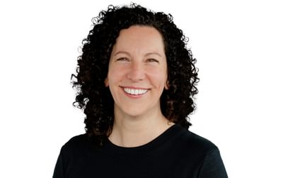 Photo of Laura Senay