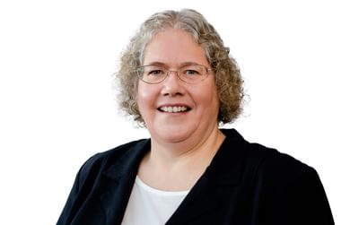 Photo of Lynn Renaud