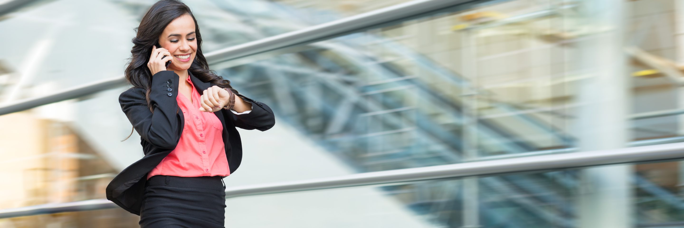 Vrouw beweging urban zakelijk edited