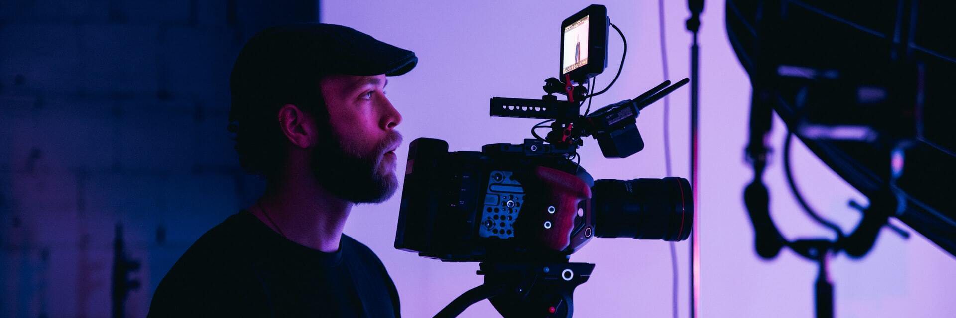 16 MEDIA