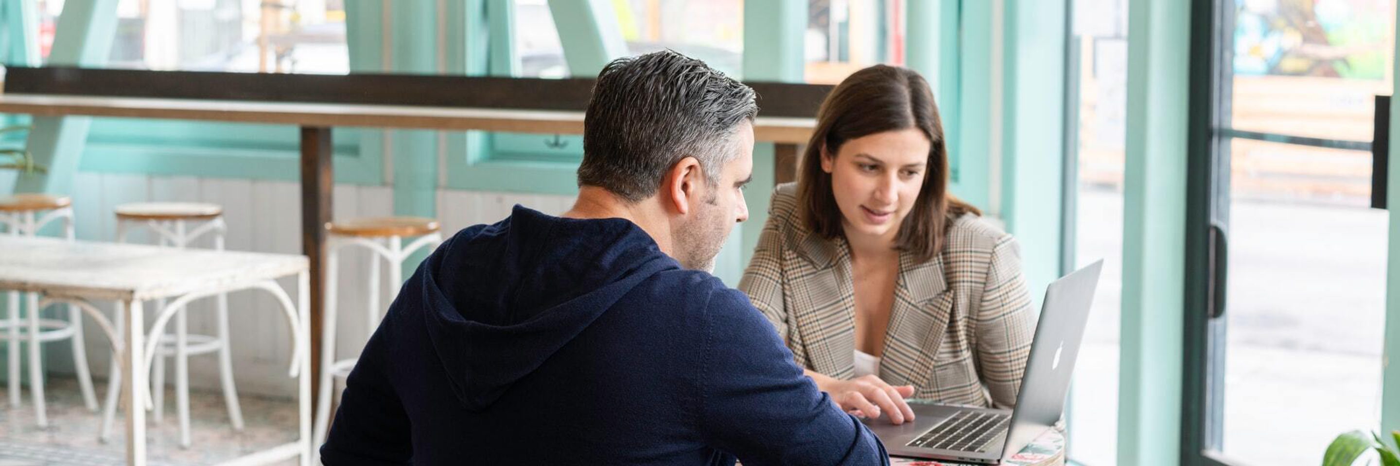 Linkedin sales solutions i1 MX Zu Hq D2k unsplash